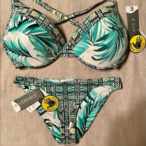 Body glove NWT bikini top size 34-36e (dd) w/matching reversible bottoms size M